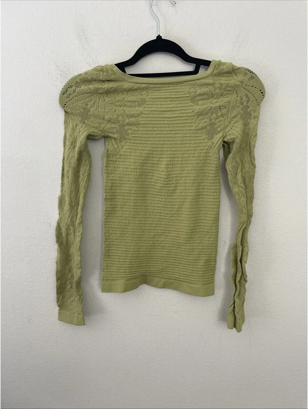 Free People Intimately   so many likes long sleeve top green pear size M/L New